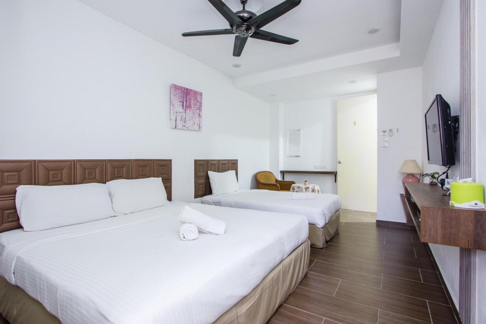 Nautilus Bay Home Inn George Town Esterno foto