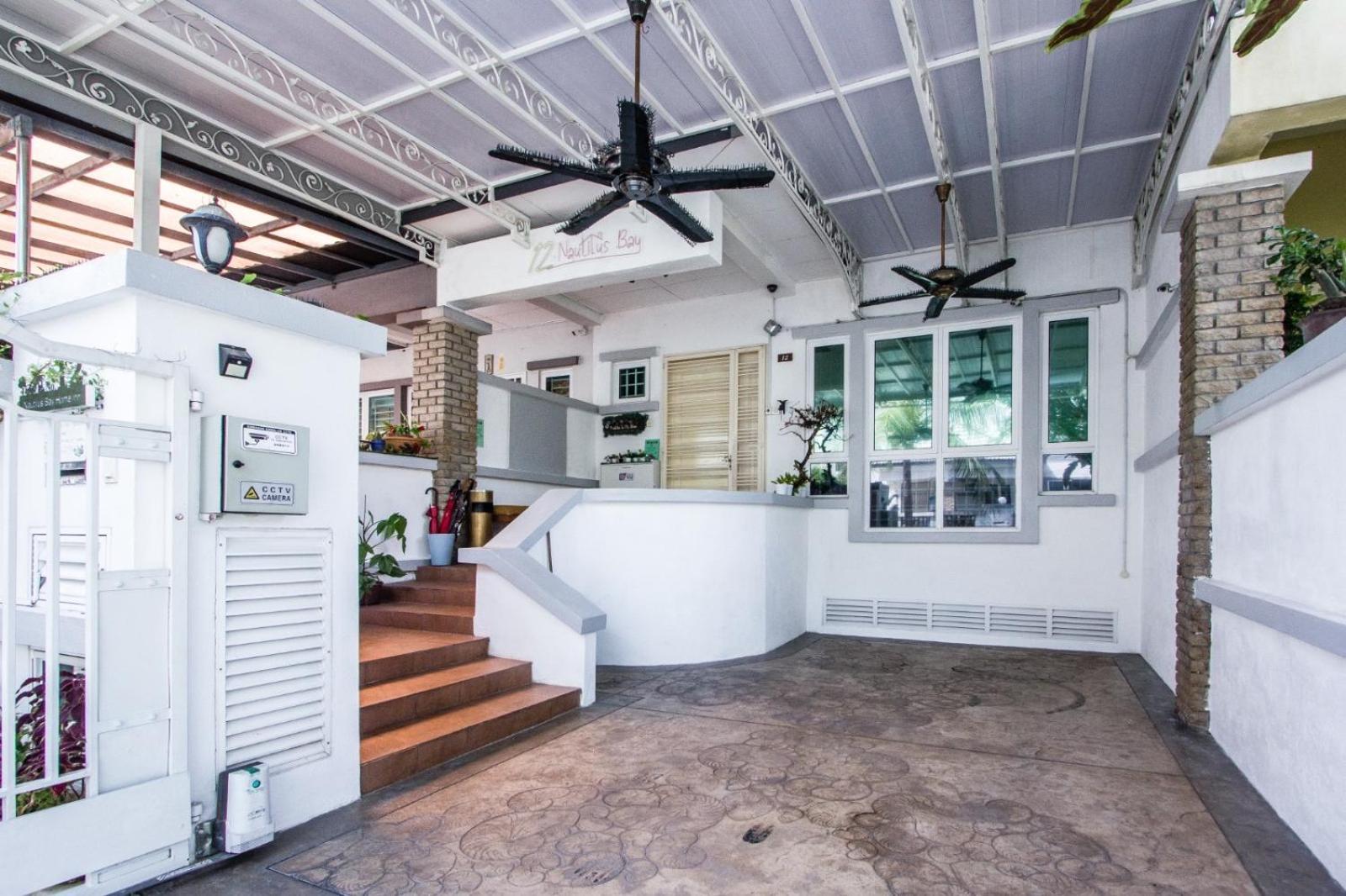Nautilus Bay Home Inn George Town Esterno foto