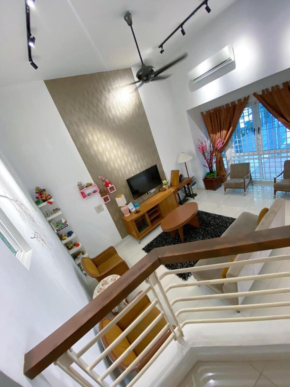 Nautilus Bay Home Inn George Town Esterno foto